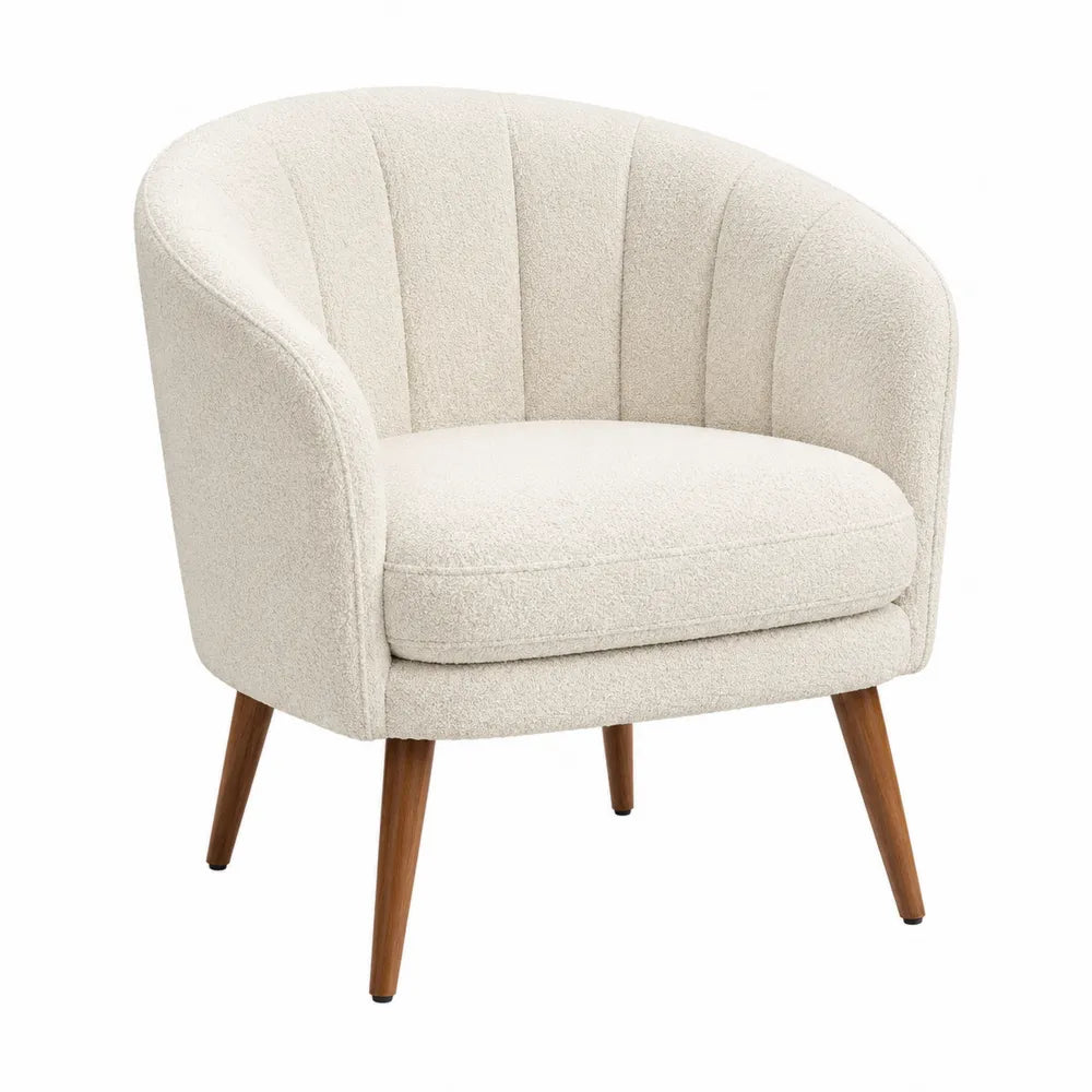 Poltrona imbottita con schienale avvolgente in tessuto bouclé beige chiaro e gambe in legno naturale 70x72x78 cm